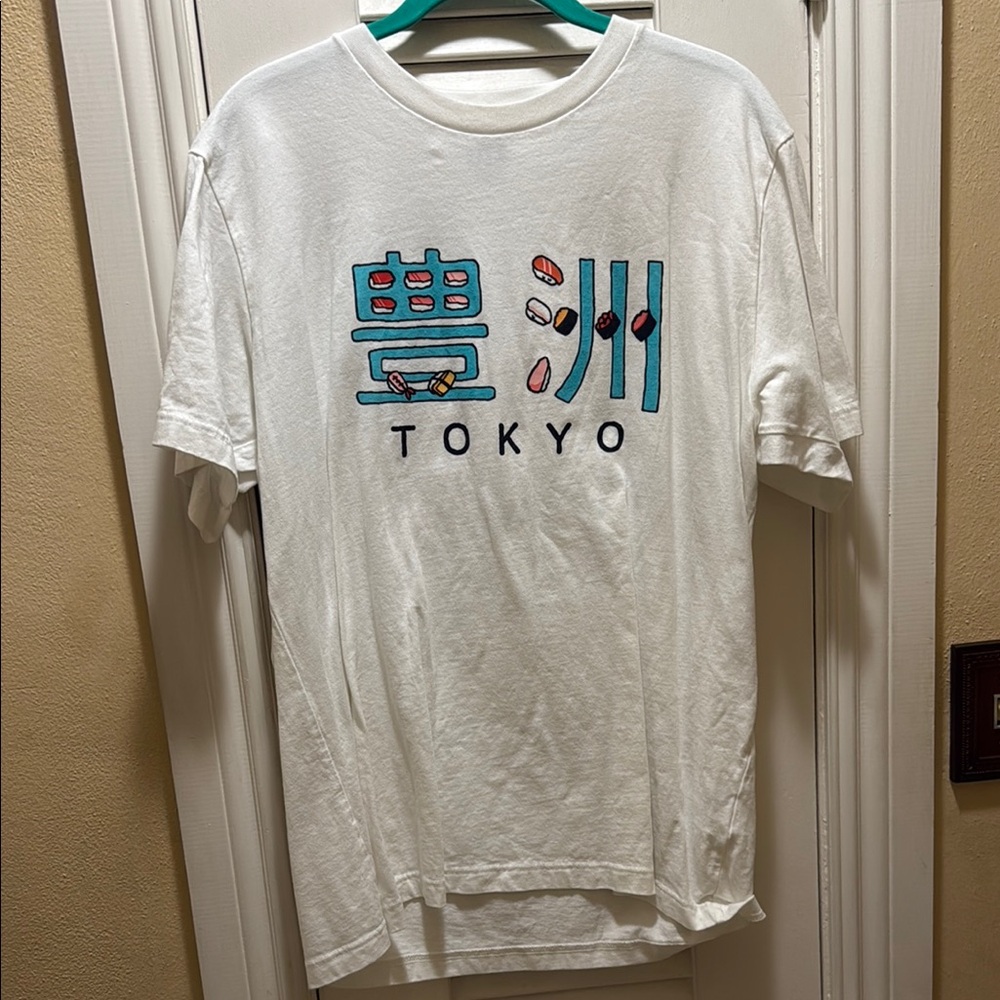 Uniqlo Tokyo White Graphic T-Shirt